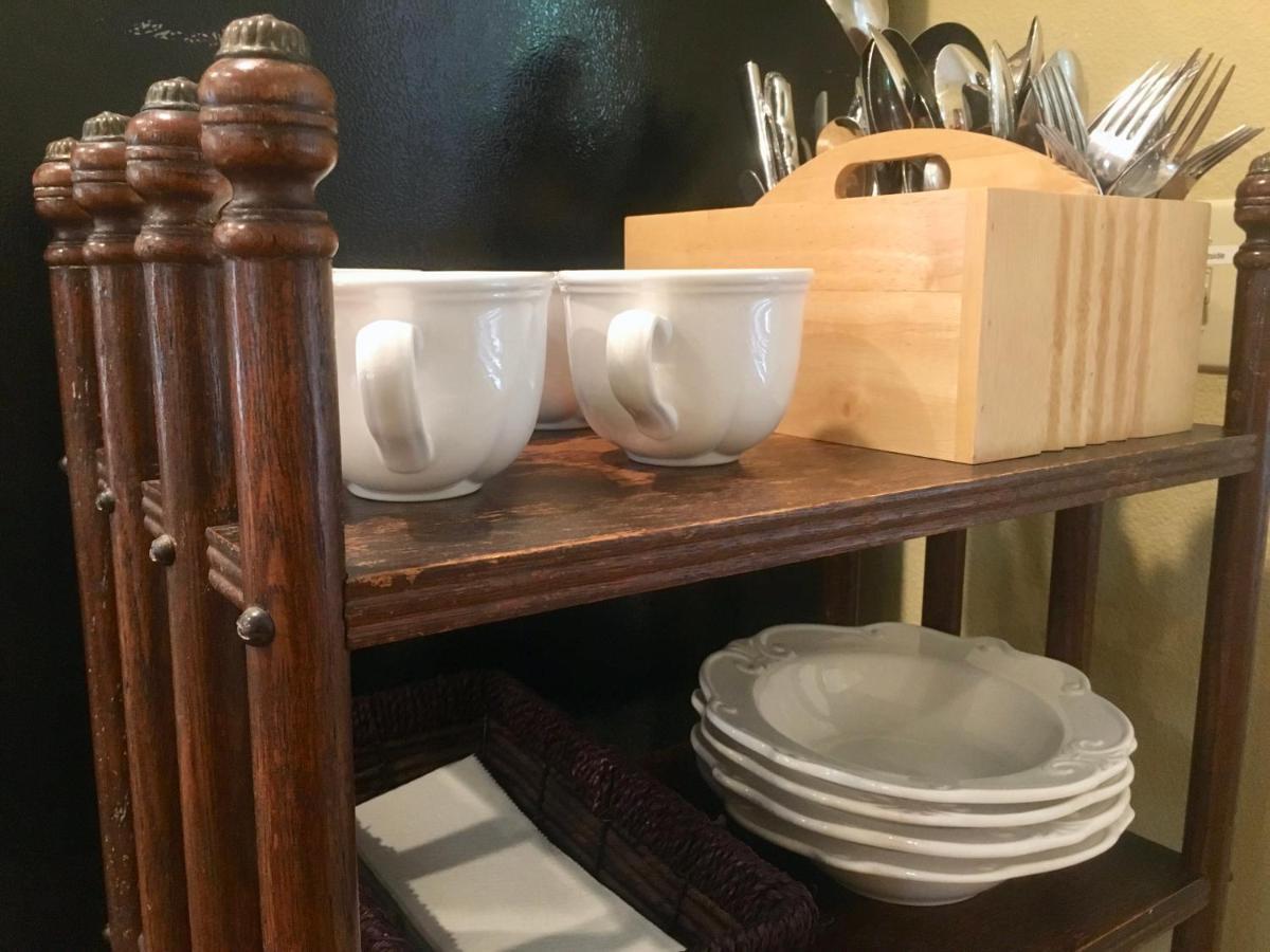 Phoenix Nest Guest Houses - Sunday House Llano Ngoại thất bức ảnh